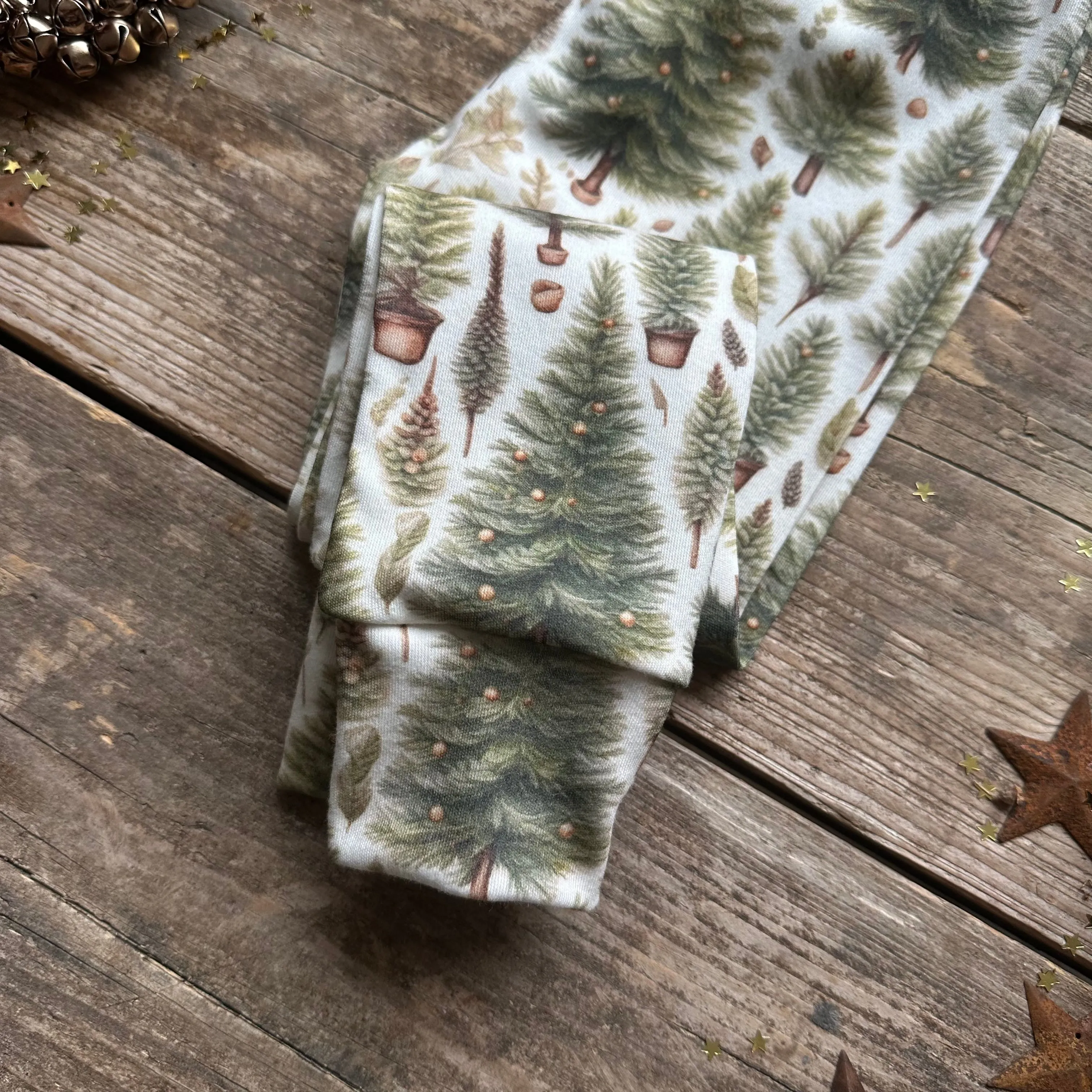 Ribbon Christmas Tree Slim Leggings | Ready To Post