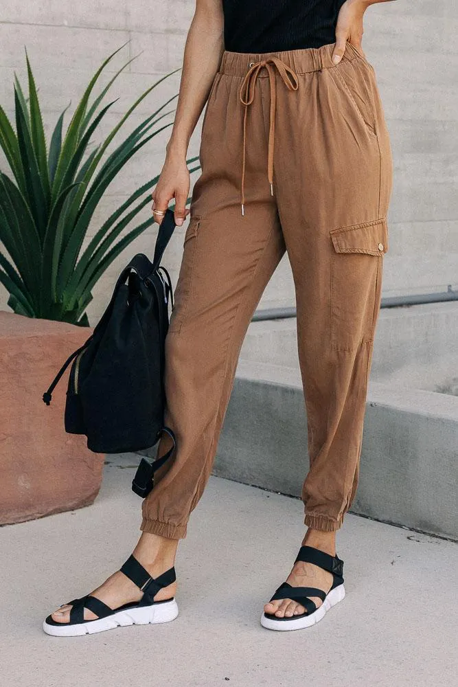 Tencel Joggers in Camel