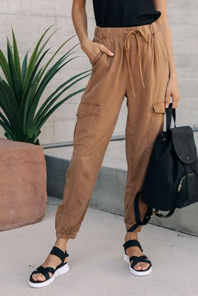 Tencel Joggers in Camel