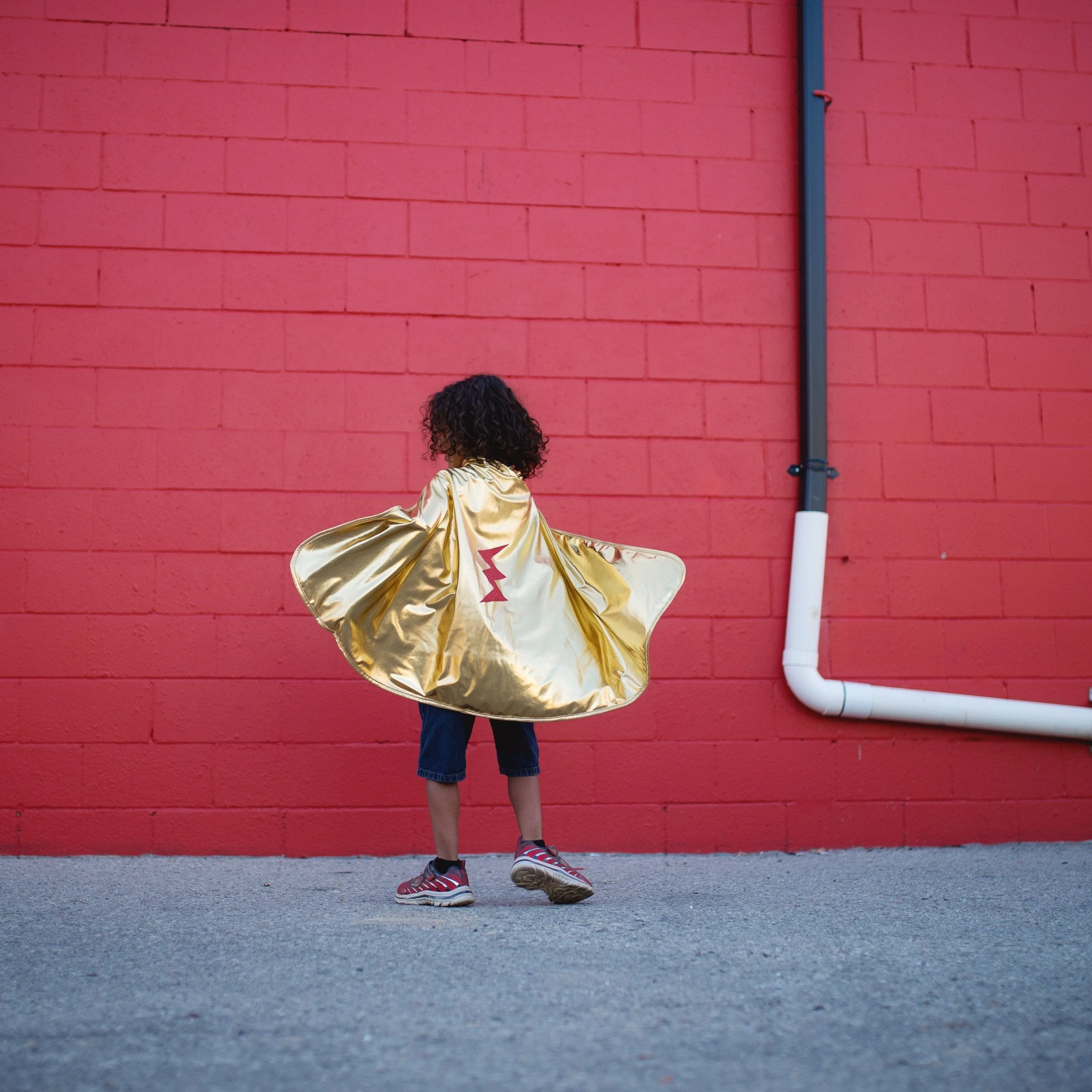 Wonder Cape Reversible Red & Gold